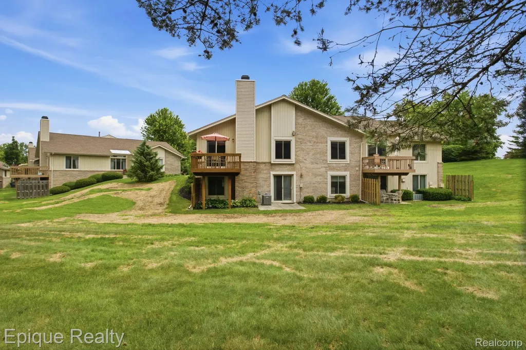 1982 Valley Lane Orion Charter Township MI 48360