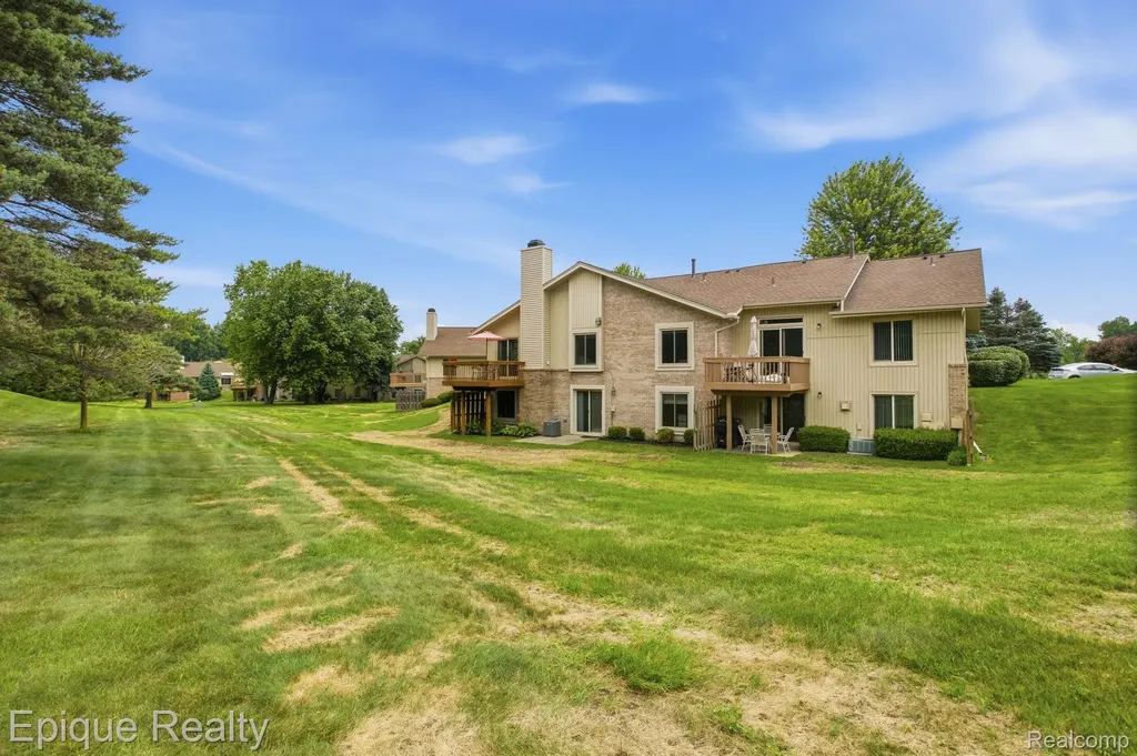 1982 Valley Lane Orion Charter Township MI 48360
