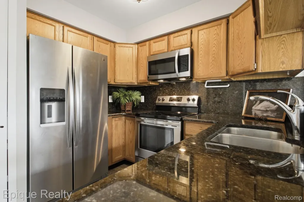 1982 Valley Lane Orion Charter Township MI 48360