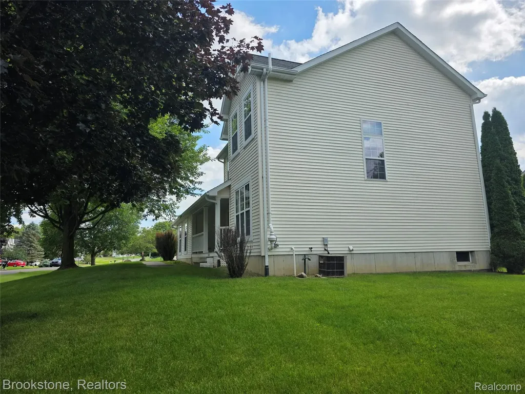 14388 Oak Leaf Trail Fenton Charter Township MI 48451