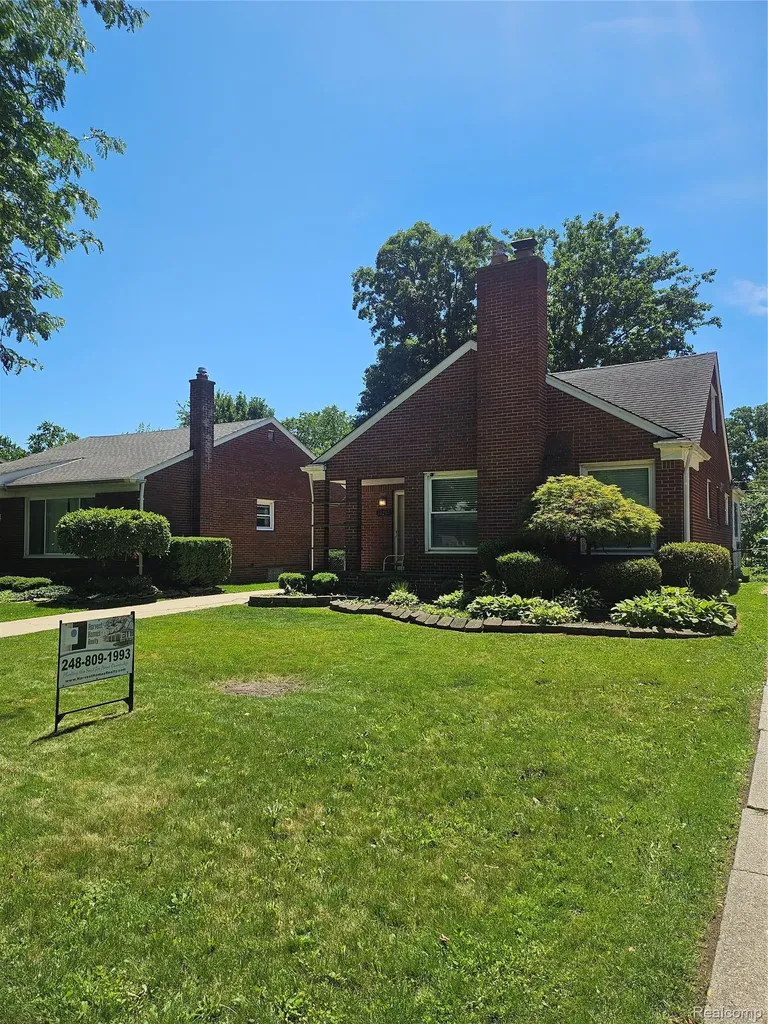 20296 Damman Street Harper Woods City MI 48225