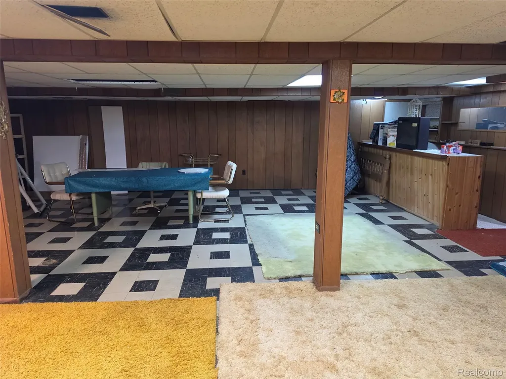 27882 Sutherland Drive Warren City MI 48088