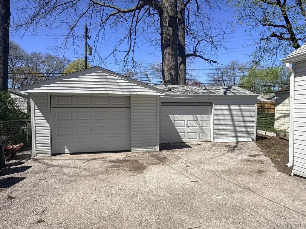 1326 Mohawk Avenue Royal Oak City MI 48067
