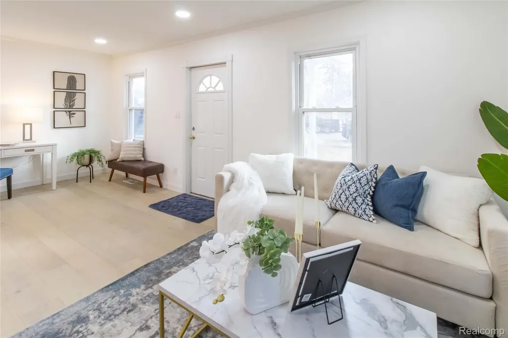 1326 Mohawk Avenue Royal Oak City MI 48067