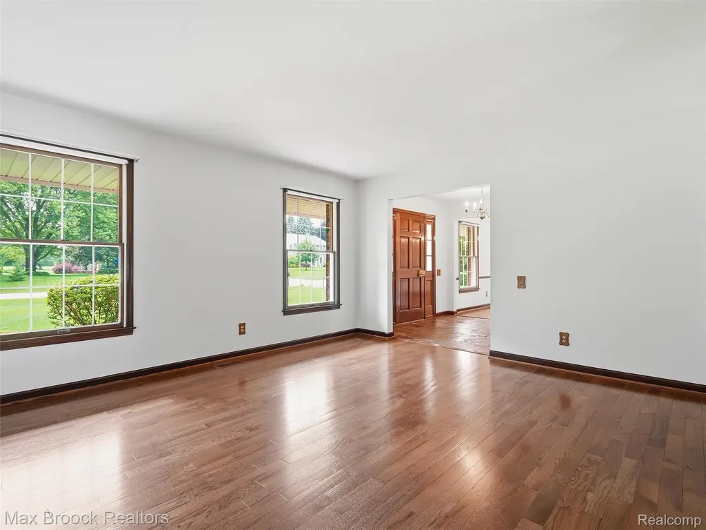 68163 Frampton Drive Washington Township MI 48095