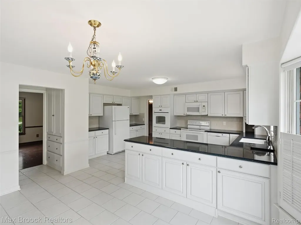 68163 Frampton Drive Washington Township MI 48095
