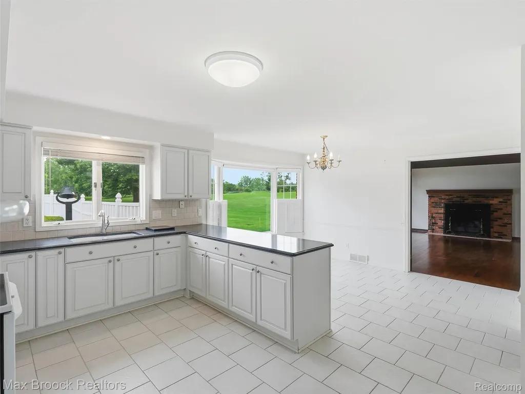 68163 Frampton Drive Washington Township MI 48095