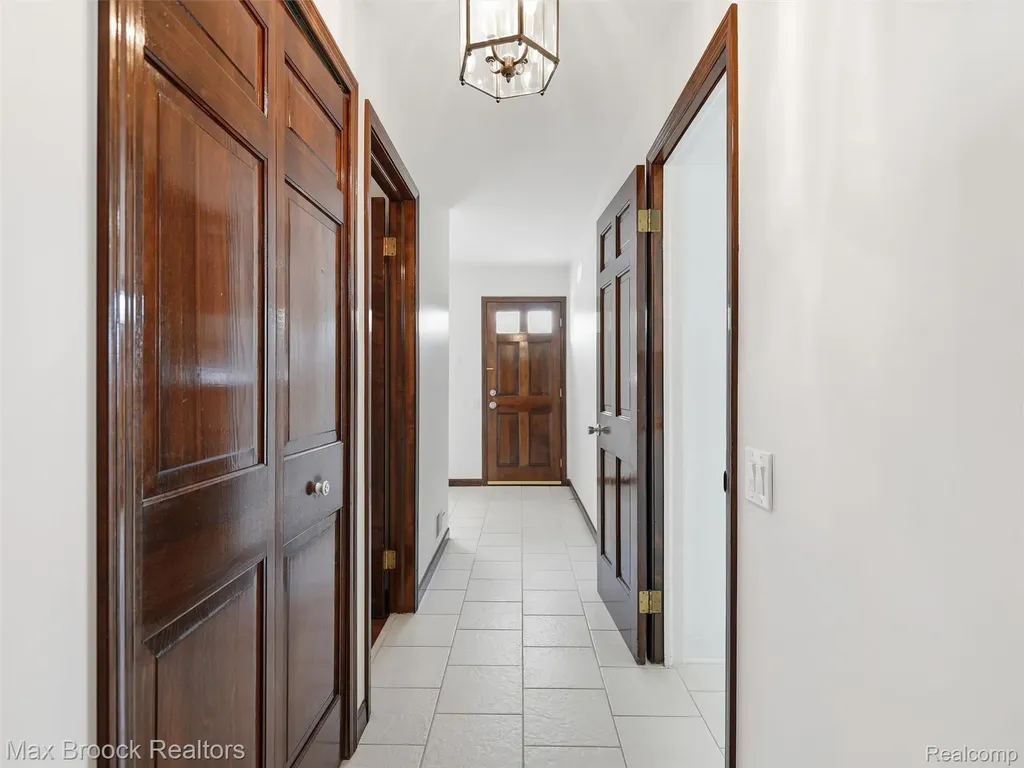 68163 Frampton Drive Washington Township MI 48095
