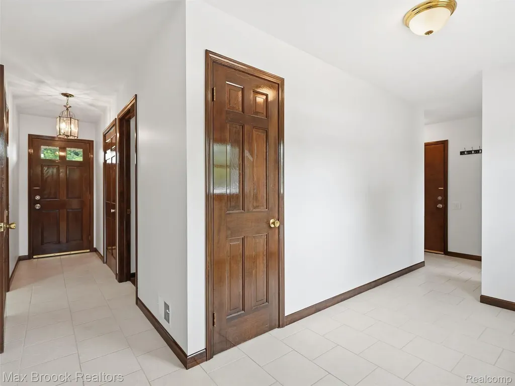68163 Frampton Drive Washington Township MI 48095
