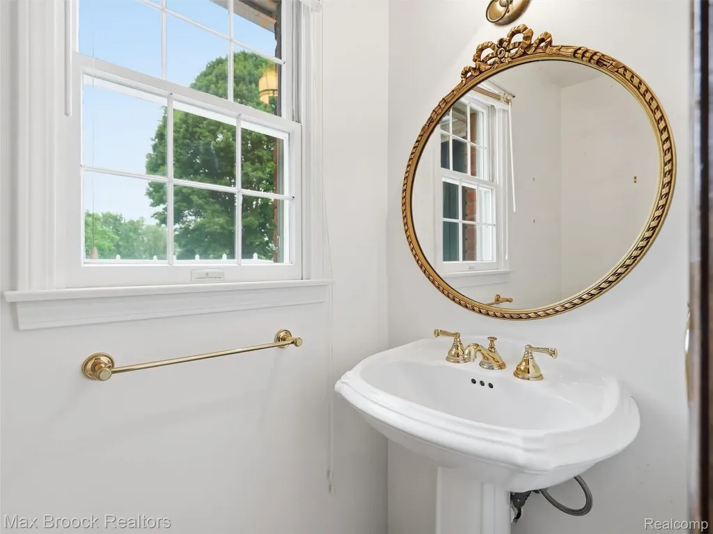 68163 Frampton Drive Washington Township MI 48095