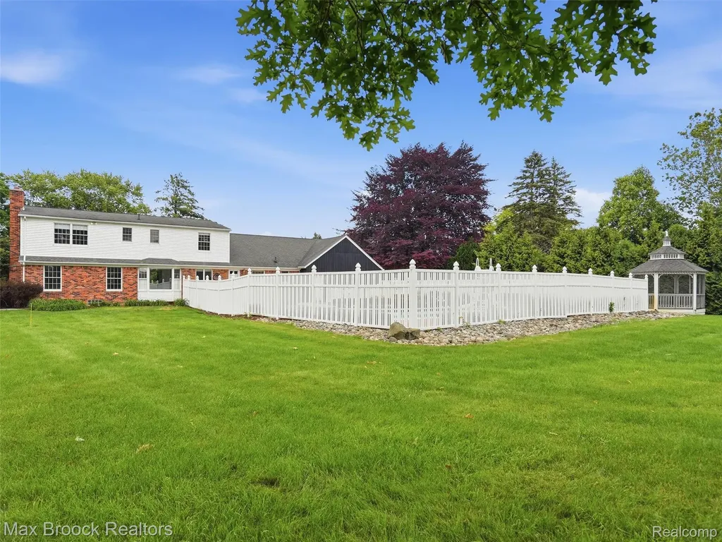 68163 Frampton Drive Washington Township MI 48095