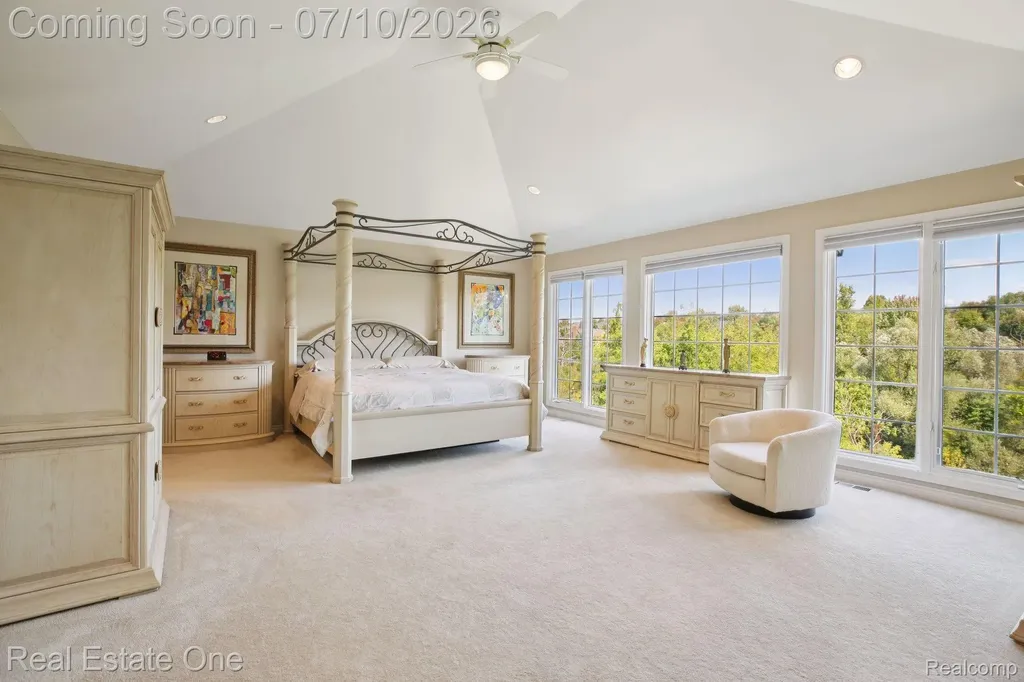 1642 Stony Creek Drive Rochester City MI 48307