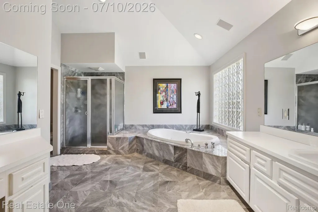 1642 Stony Creek Drive Rochester City MI 48307