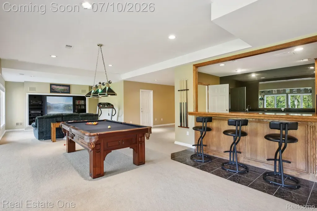 1642 Stony Creek Drive Rochester City MI 48307
