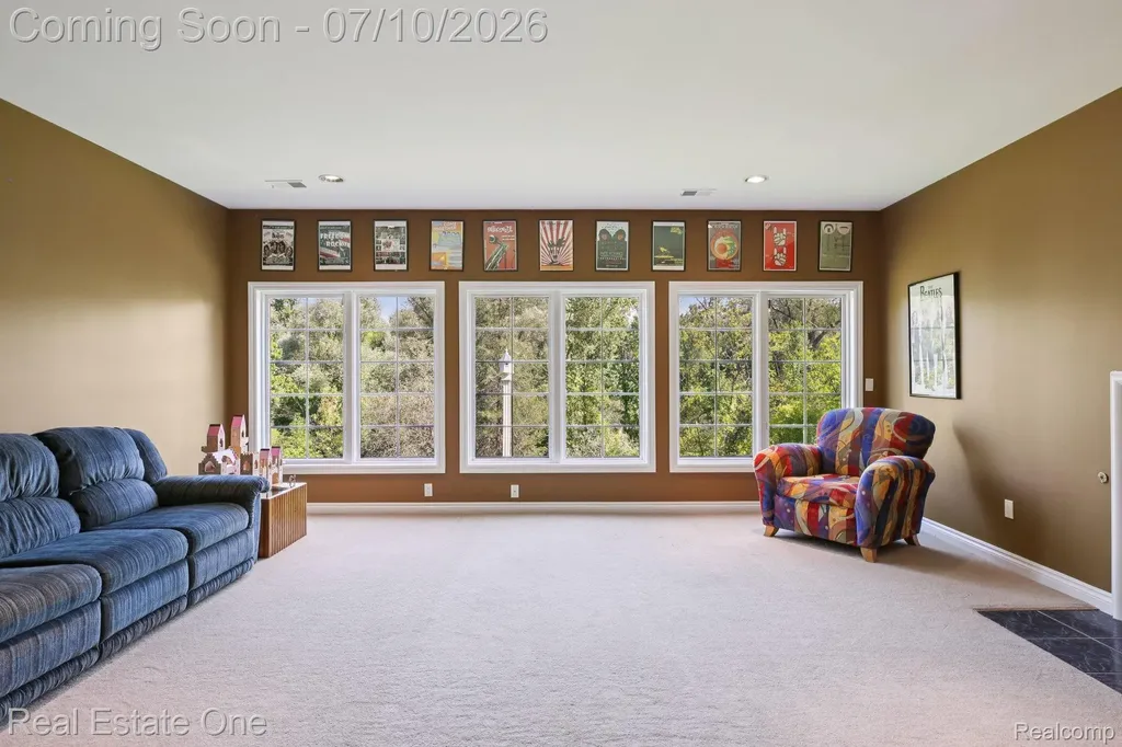 1642 Stony Creek Drive Rochester City MI 48307