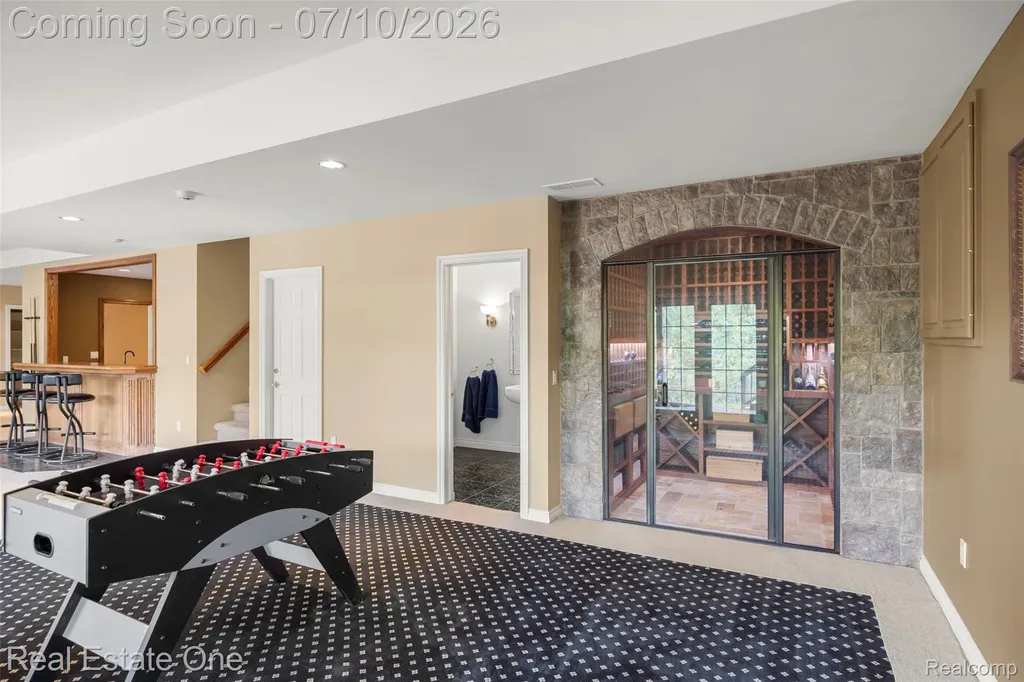 1642 Stony Creek Drive Rochester City MI 48307