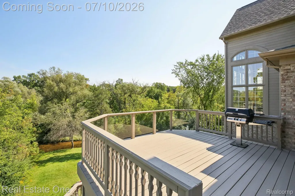 1642 Stony Creek Drive Rochester City MI 48307