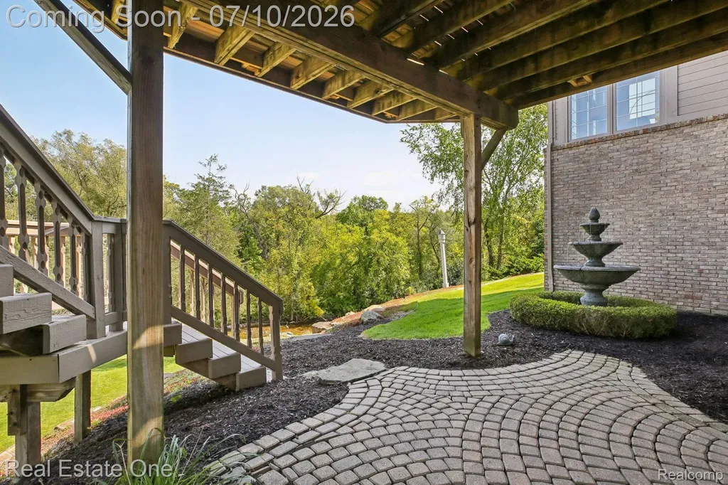 1642 Stony Creek Drive Rochester City MI 48307