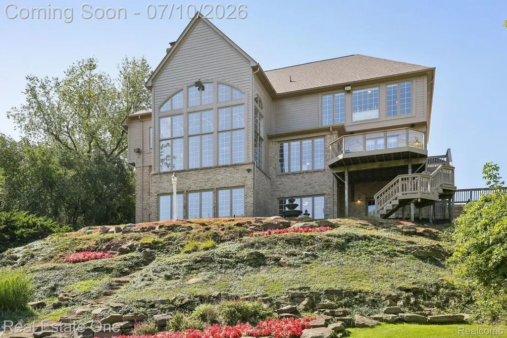 1642 Stony Creek Drive Rochester City MI 48307
