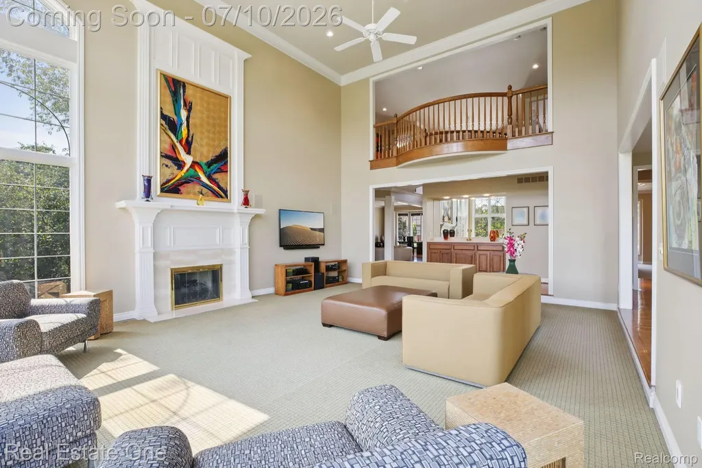 1642 Stony Creek Drive Rochester City MI 48307