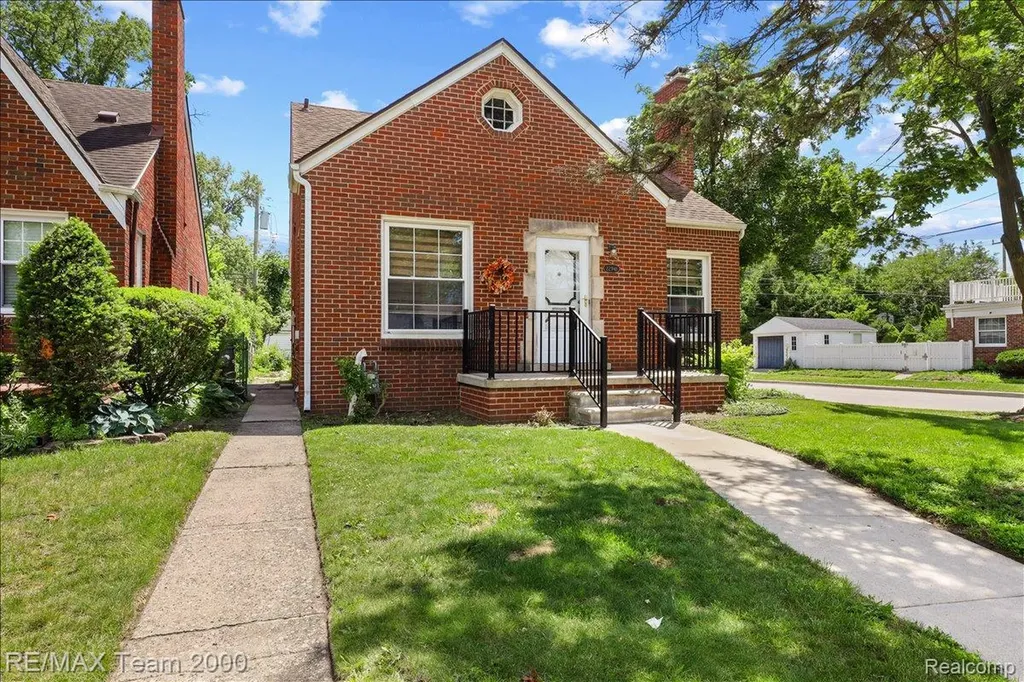 22941 Wilson Avenue Dearborn City MI 48128