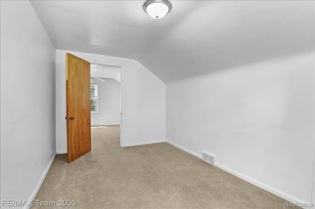 22941 Wilson Avenue Dearborn City MI 48128