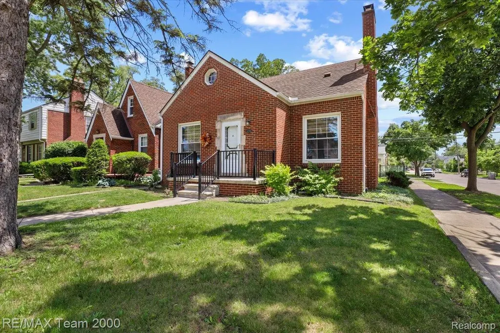 22941 Wilson Avenue Dearborn City MI 48128