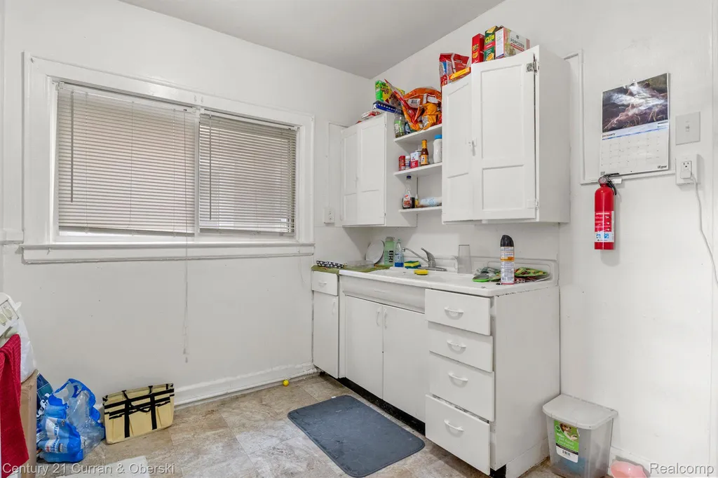 1205 Garfield Avenue Lincoln Park City MI 48146