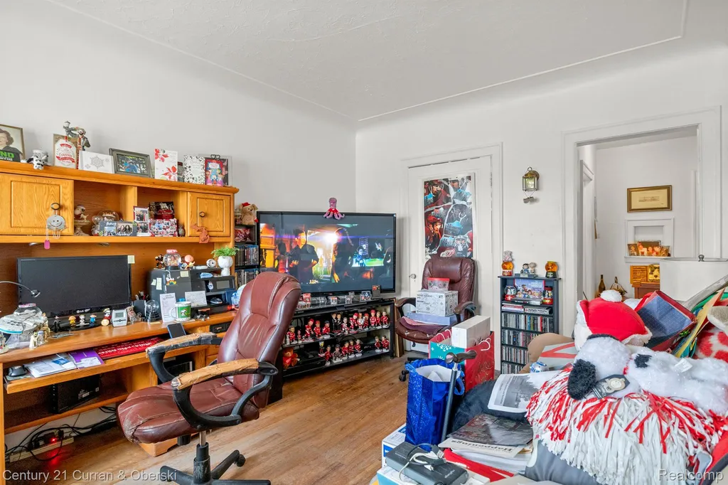 1205 Garfield Avenue Lincoln Park City MI 48146
