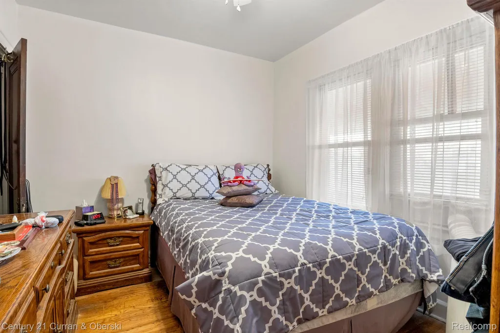 1205 Garfield Avenue Lincoln Park City MI 48146