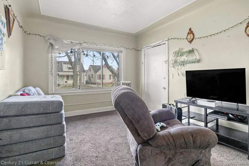 1205 Garfield Avenue Lincoln Park City MI 48146