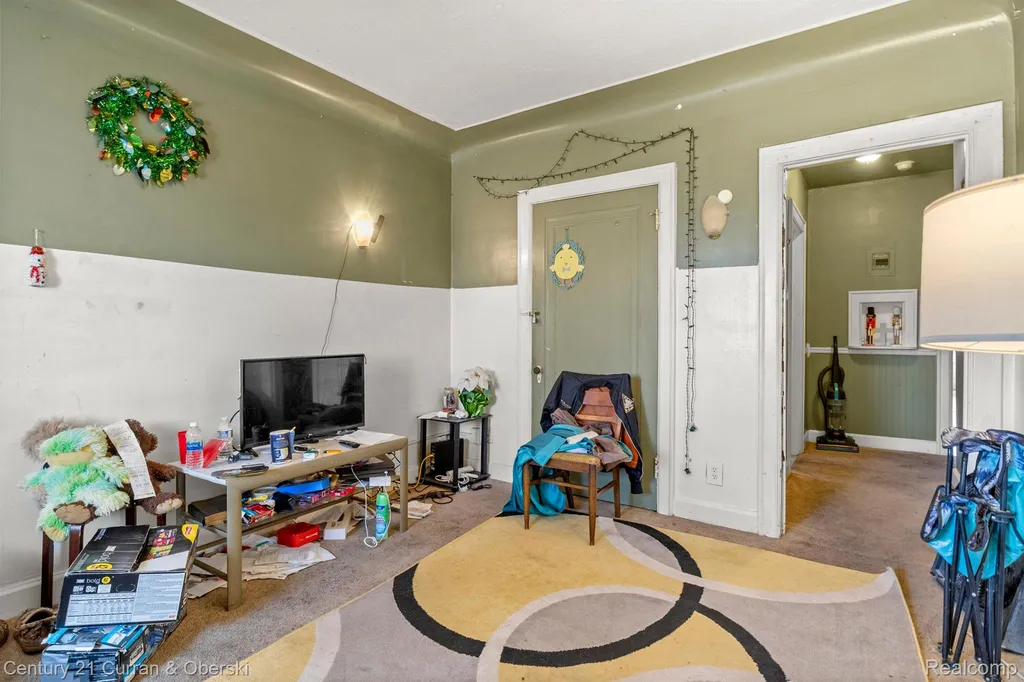 1205 Garfield Avenue Lincoln Park City MI 48146