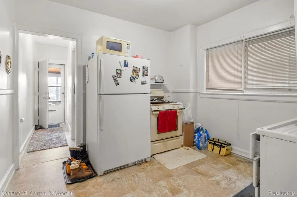 1205 Garfield Avenue Lincoln Park City MI 48146