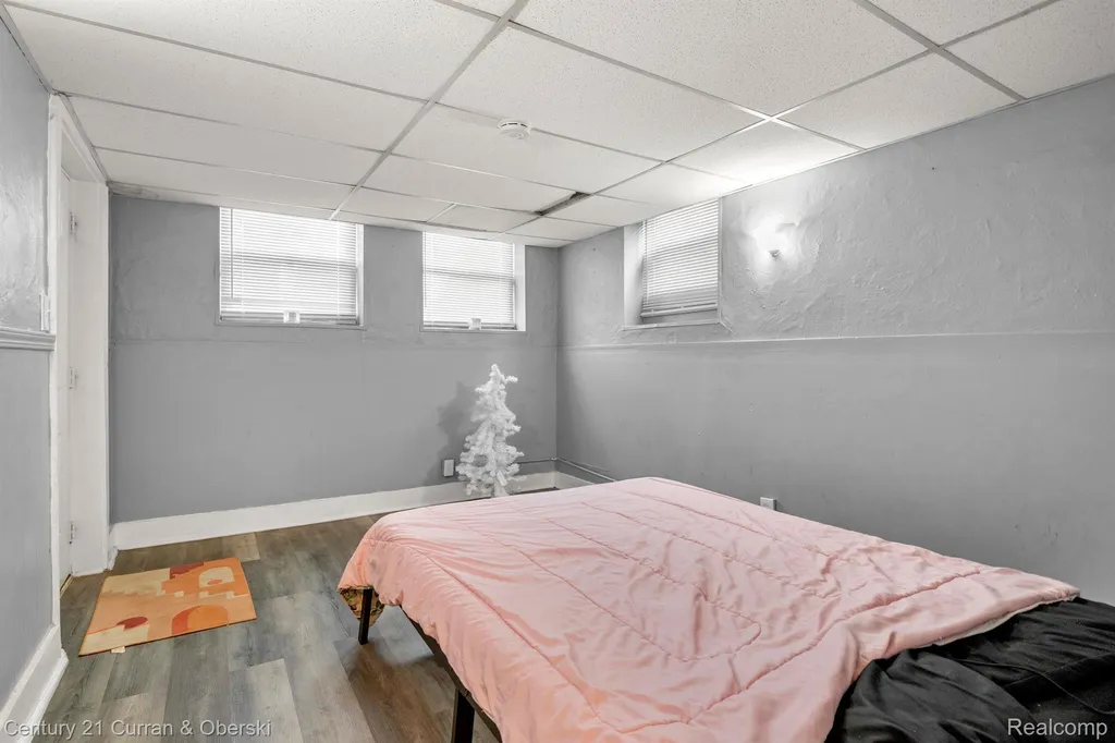 1205 Garfield Avenue Lincoln Park City MI 48146