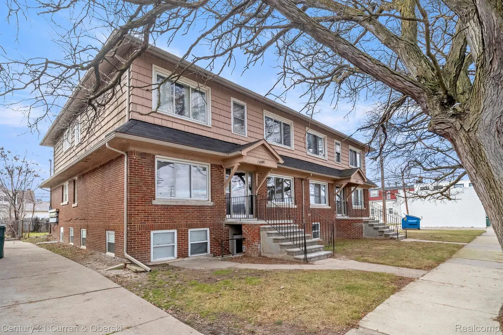 1205 Garfield Avenue Lincoln Park City MI 48146