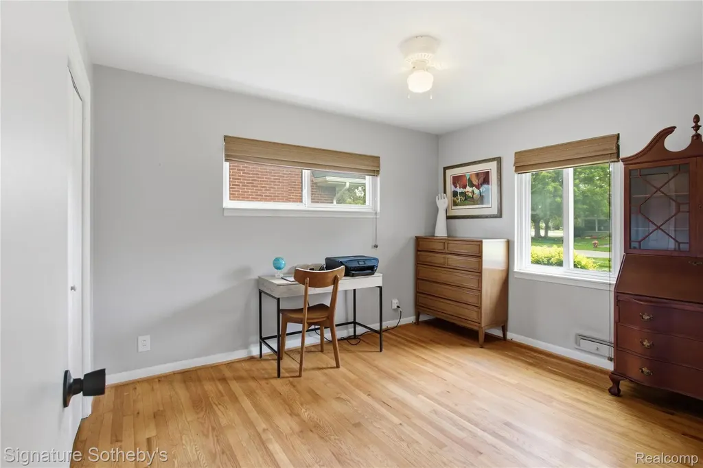 16908 Dunblaine Avenue Beverly Hills Village MI 48025
