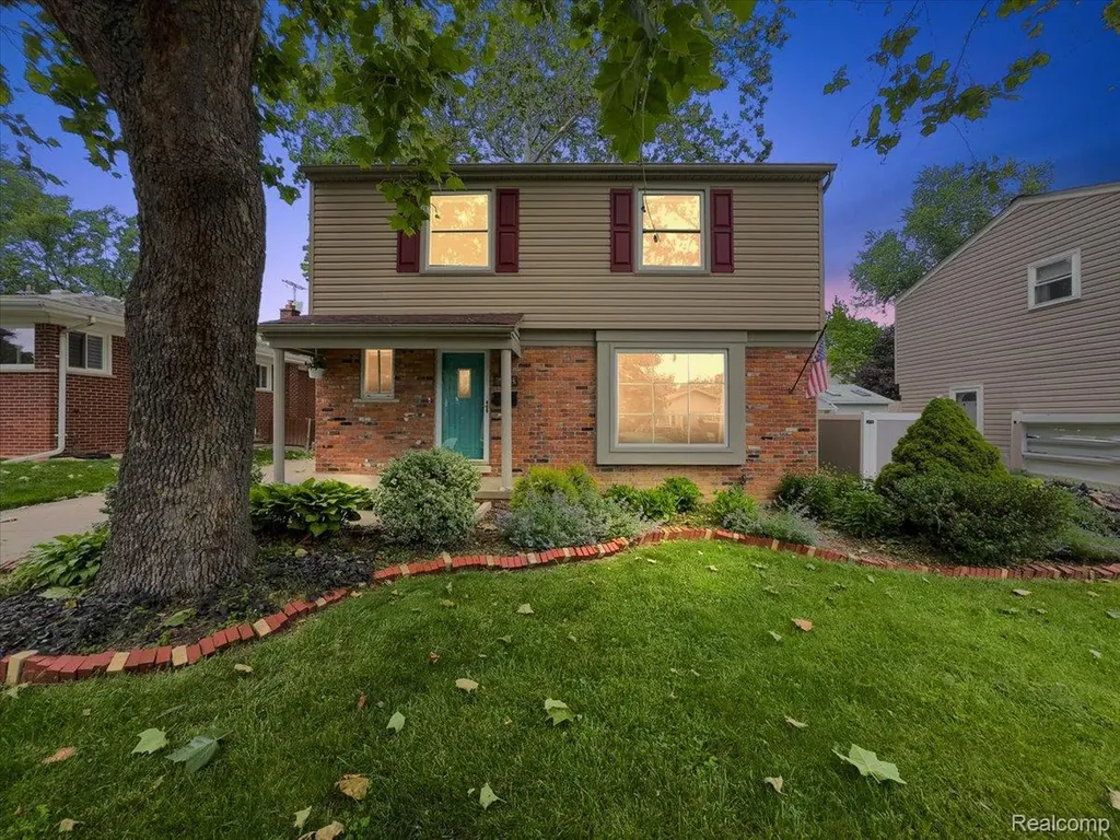 754 W Baker Avenue Clawson City MI 48017