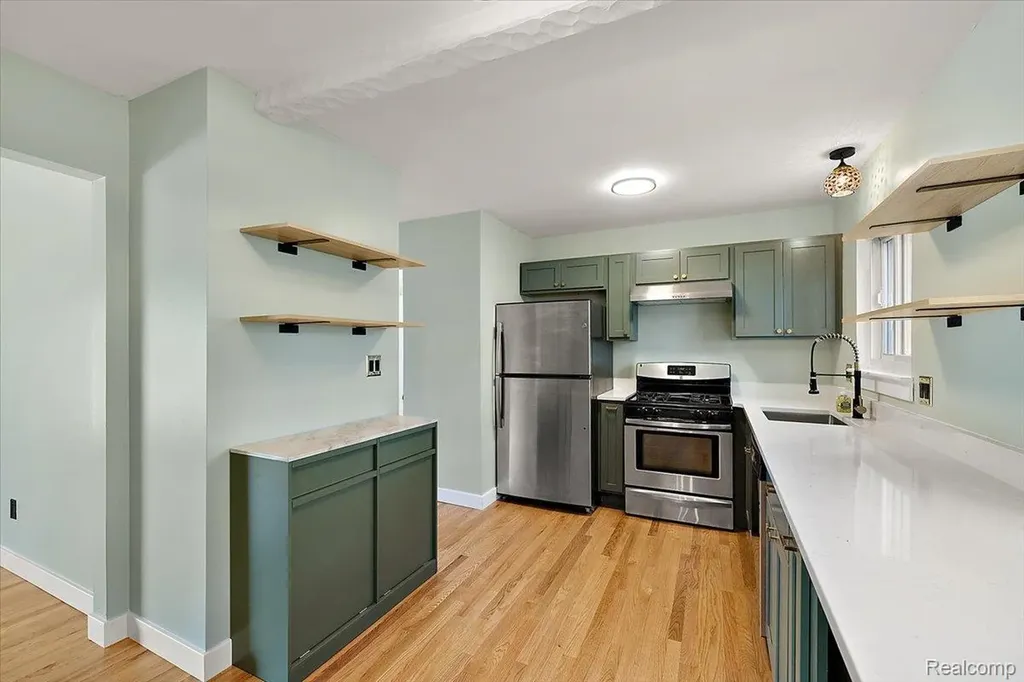 754 W Baker Avenue Clawson City MI 48017