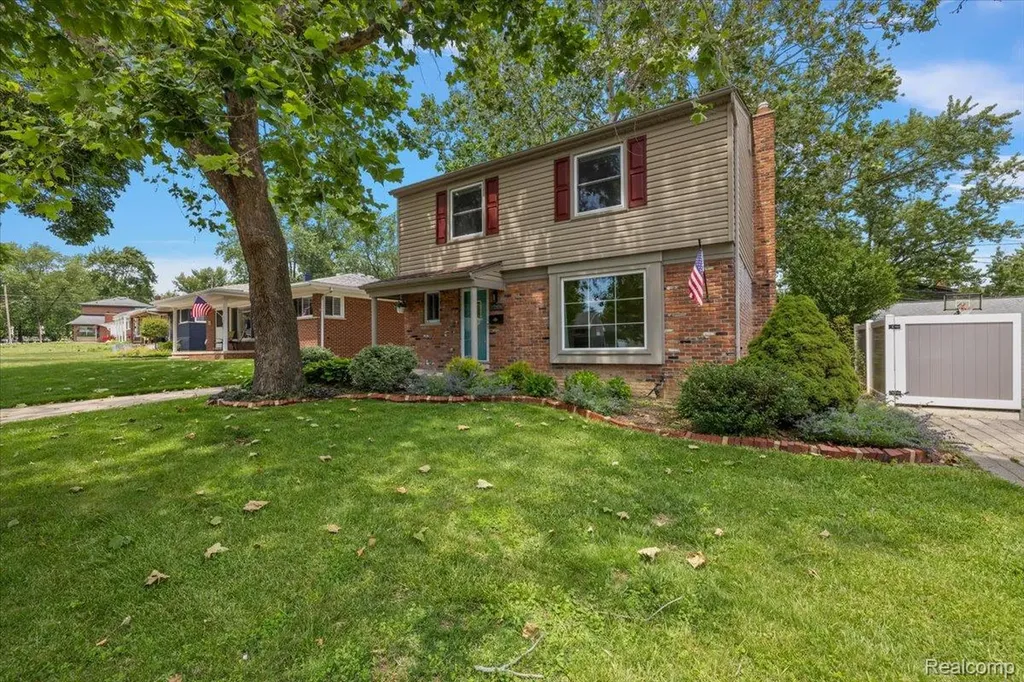 754 W Baker Avenue Clawson City MI 48017