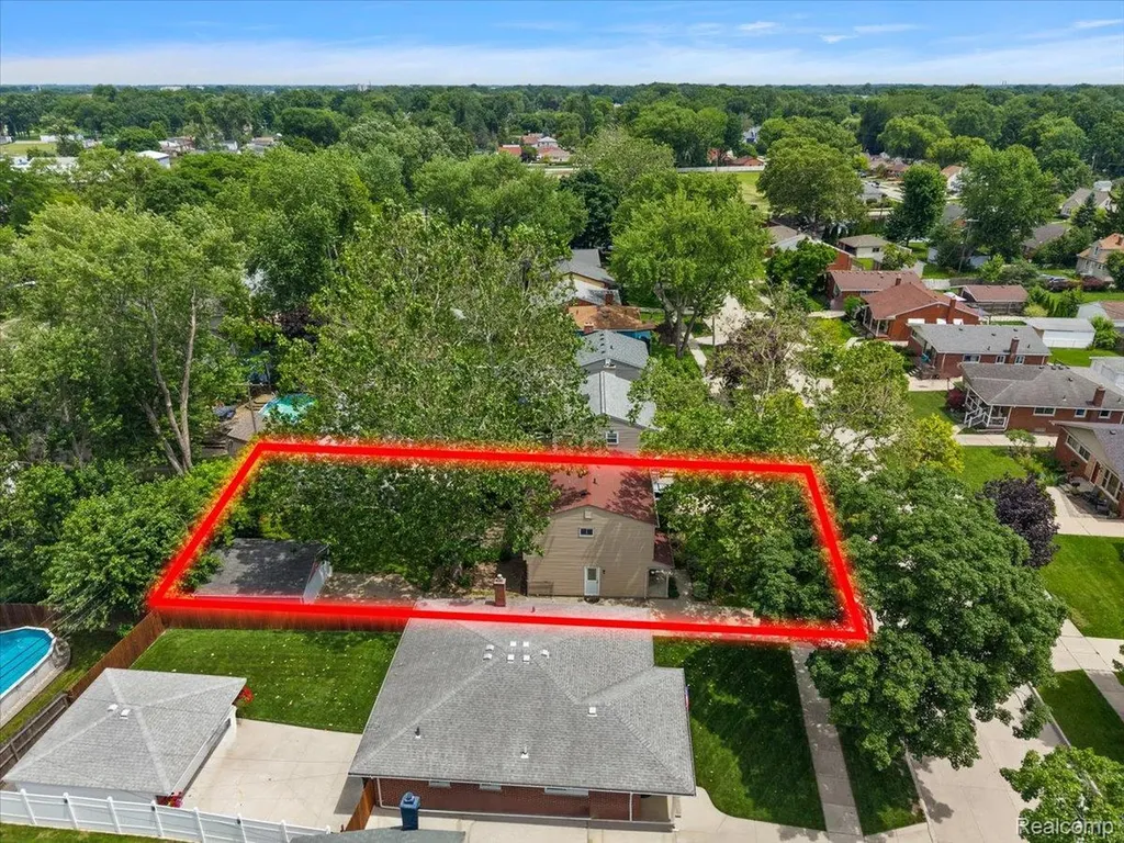 754 W Baker Avenue Clawson City MI 48017