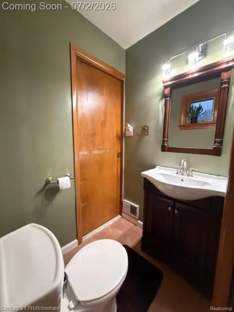 3964 Grindley Park Street Dearborn Heights City MI 48125