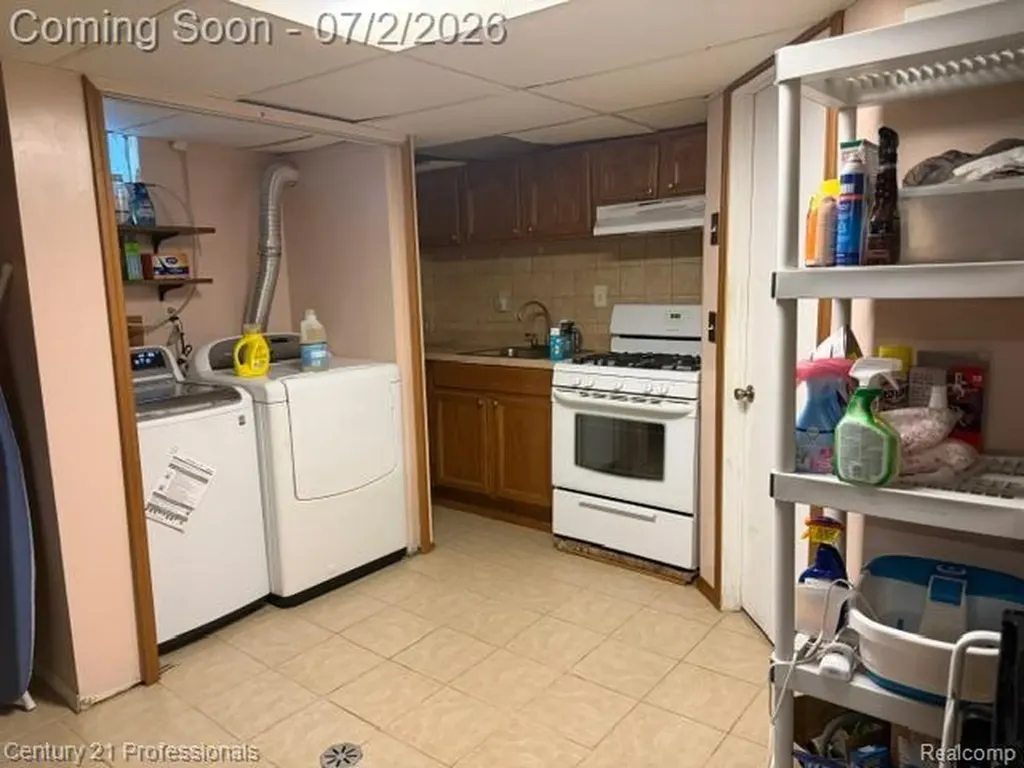 3964 Grindley Park Street Dearborn Heights City MI 48125