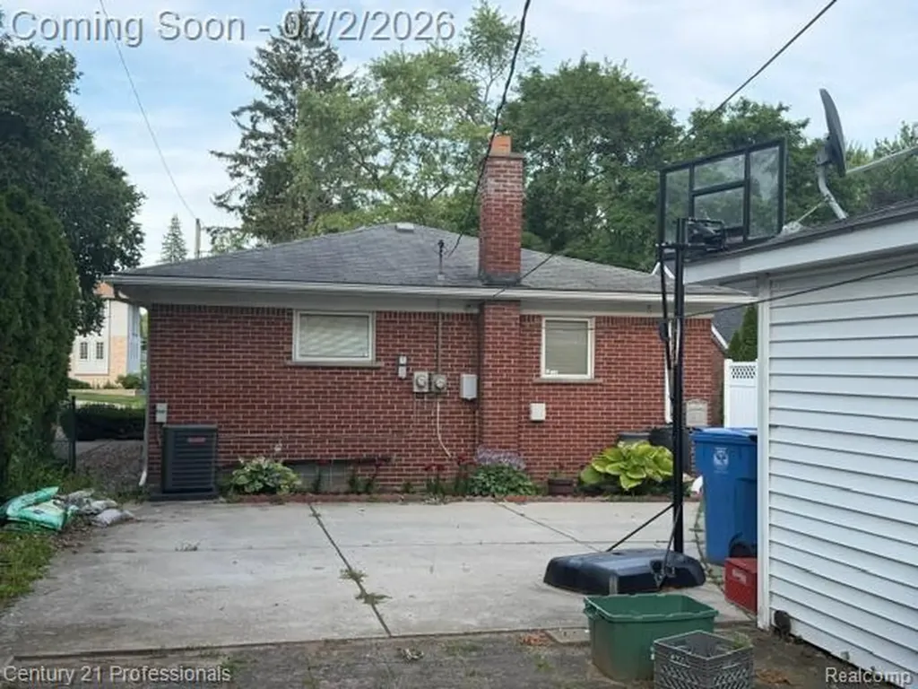 3964 Grindley Park Street Dearborn Heights City MI 48125