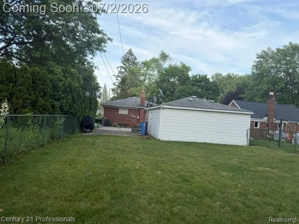 3964 Grindley Park Street Dearborn Heights City MI 48125