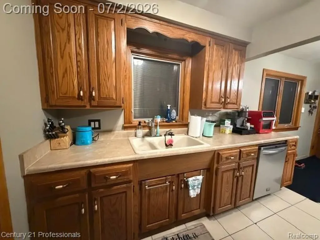 3964 Grindley Park Street Dearborn Heights City MI 48125