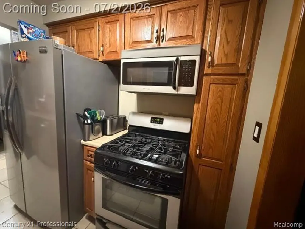 3964 Grindley Park Street Dearborn Heights City MI 48125