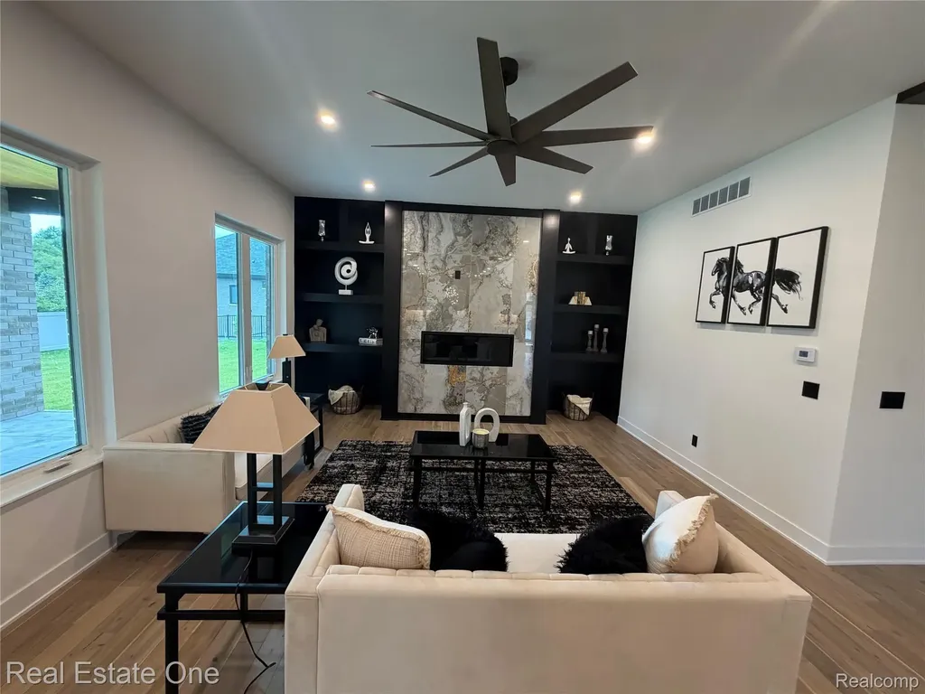 5321 Rochester Road Troy City MI 48058