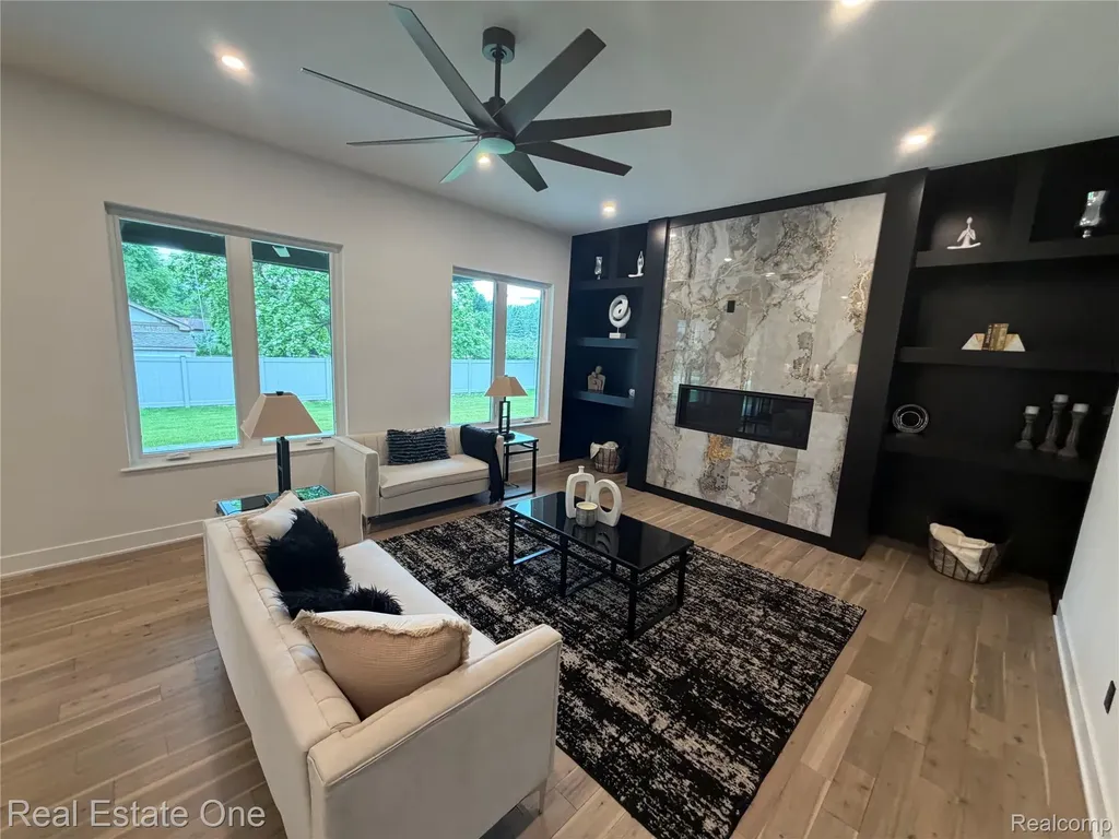 5321 Rochester Road Troy City MI 48058