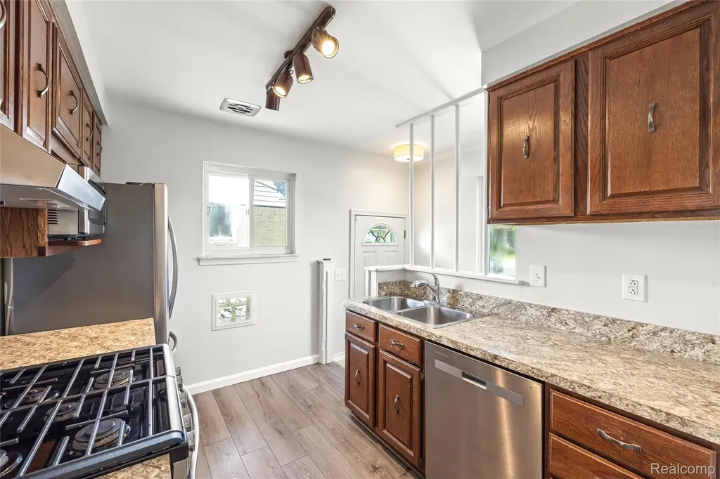 30853 Steinhauer Street Westland City MI 48186