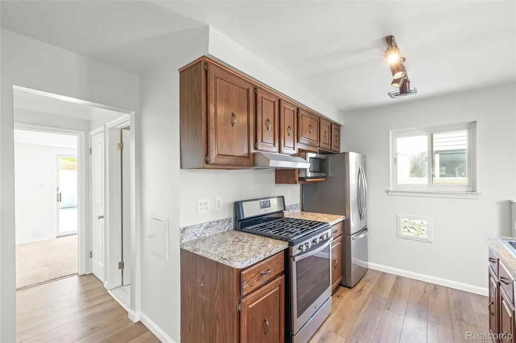 30853 Steinhauer Street Westland City MI 48186